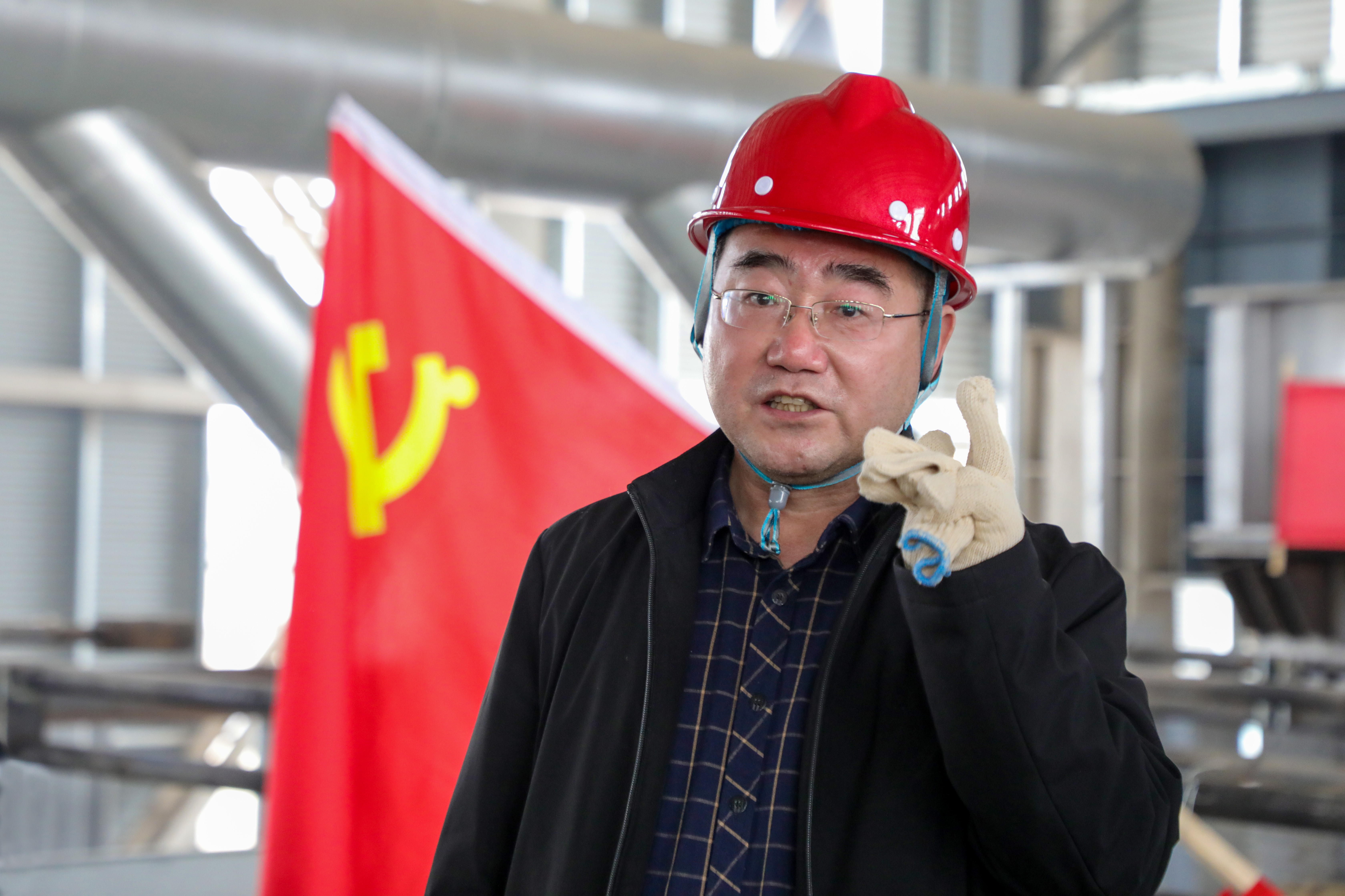 重要進展！許昌安彩熔窯大碹順利合攏